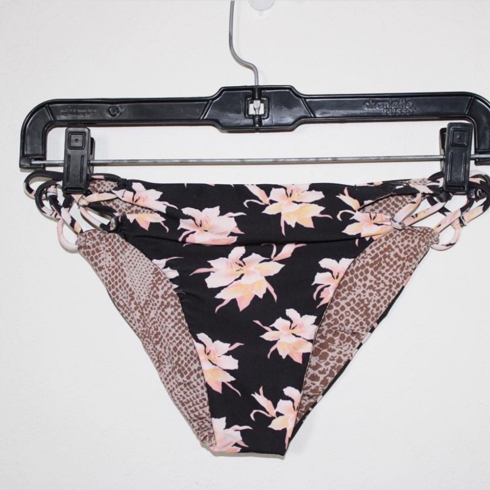 Acacia bottoms